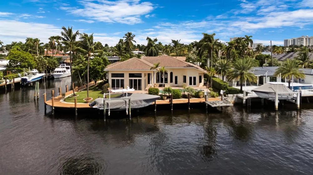 2761 SE 9TH STREET Pompano Beach, FL 33062