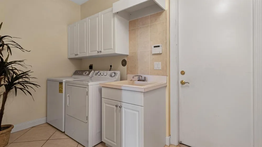 2761 SE 9TH STREET Pompano Beach, FL 33062