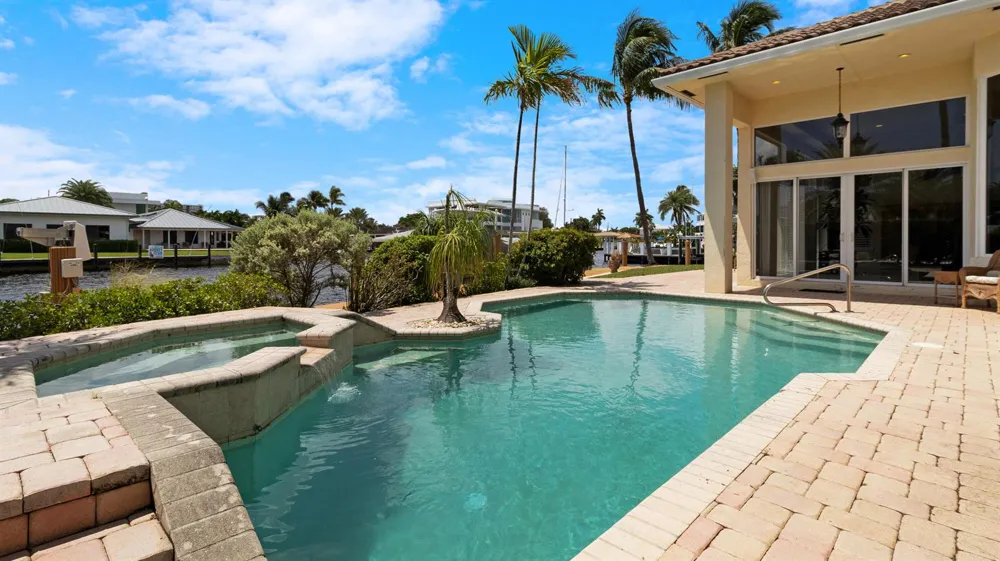 2761 SE 9TH STREET Pompano Beach, FL 33062