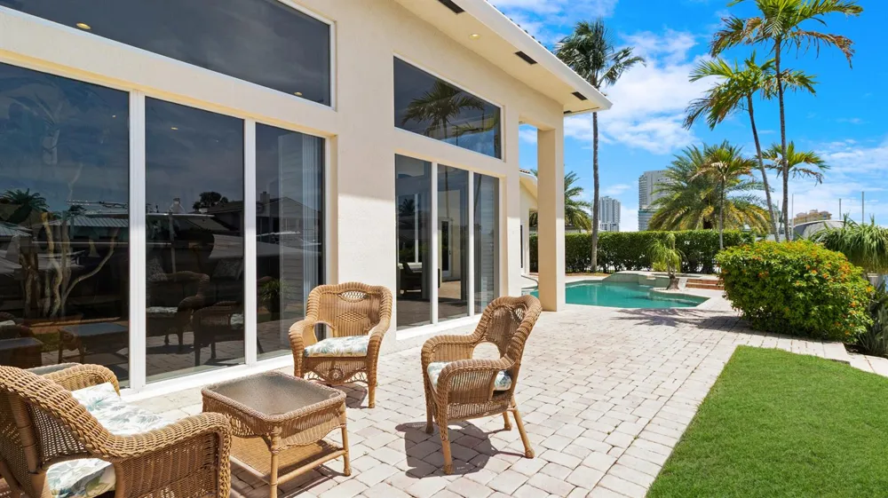 2761 SE 9TH STREET Pompano Beach, FL 33062
