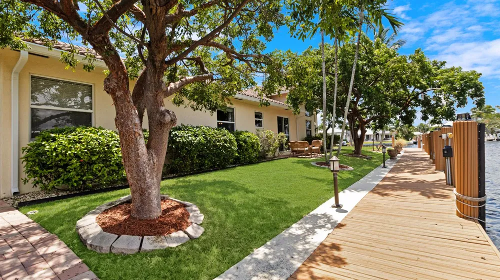 2761 SE 9TH STREET Pompano Beach, FL 33062