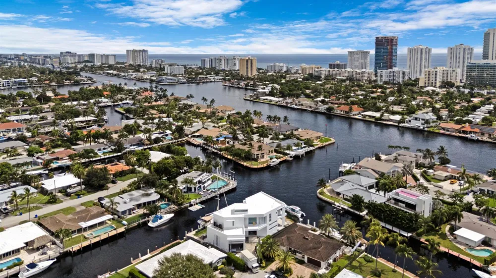 2761 SE 9TH STREET Pompano Beach, FL 33062