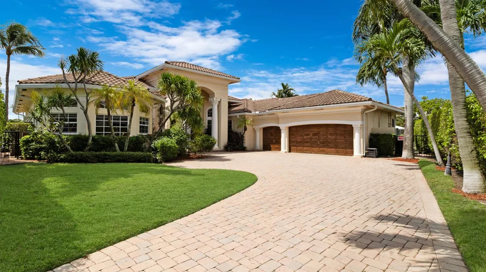 2761 SE 9TH STREET Pompano Beach, FL 33062