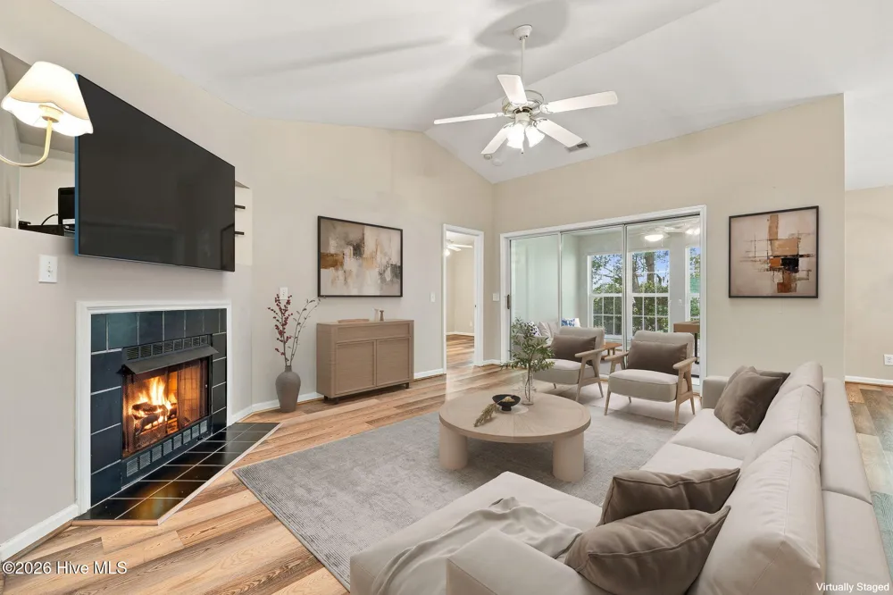 2209 Locksley Woods Drive #G Greenville, NC 27858