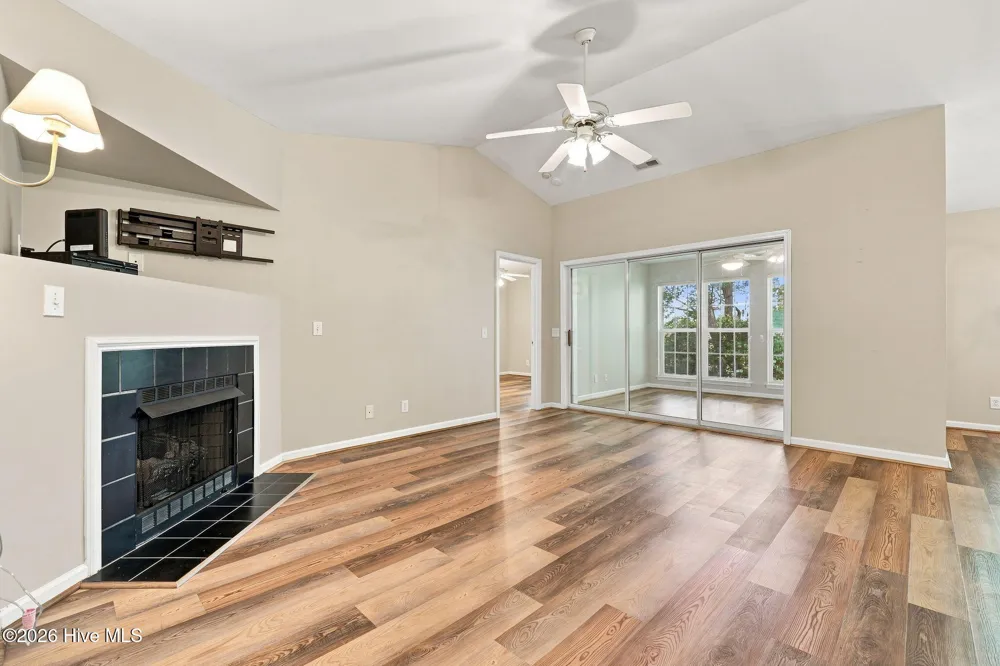 2209 Locksley Woods Drive #G Greenville, NC 27858
