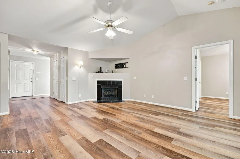 2209 Locksley Woods Drive #G Greenville, NC 27858
