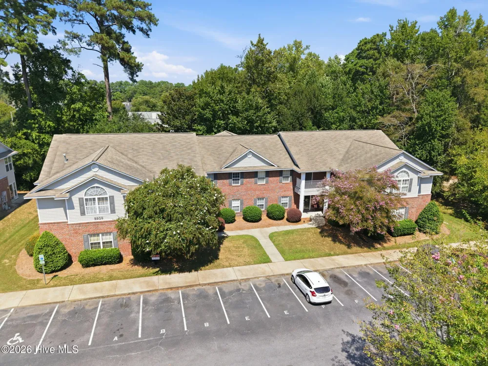 2209 Locksley Woods Drive #G Greenville, NC 27858