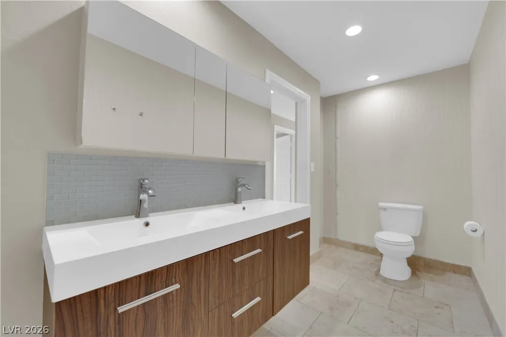 710 Tam O Shanter Las Vegas, NV 89109
