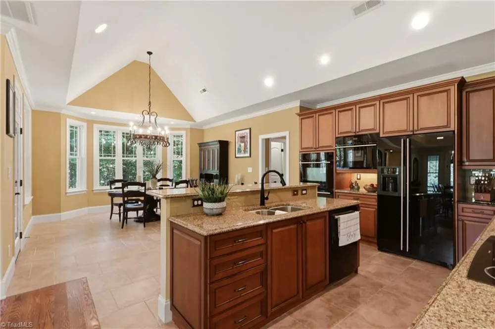 422 Still Meadows Lane Lexington, NC 27292