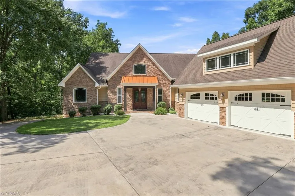 422 Still Meadows Lane Lexington, NC 27292