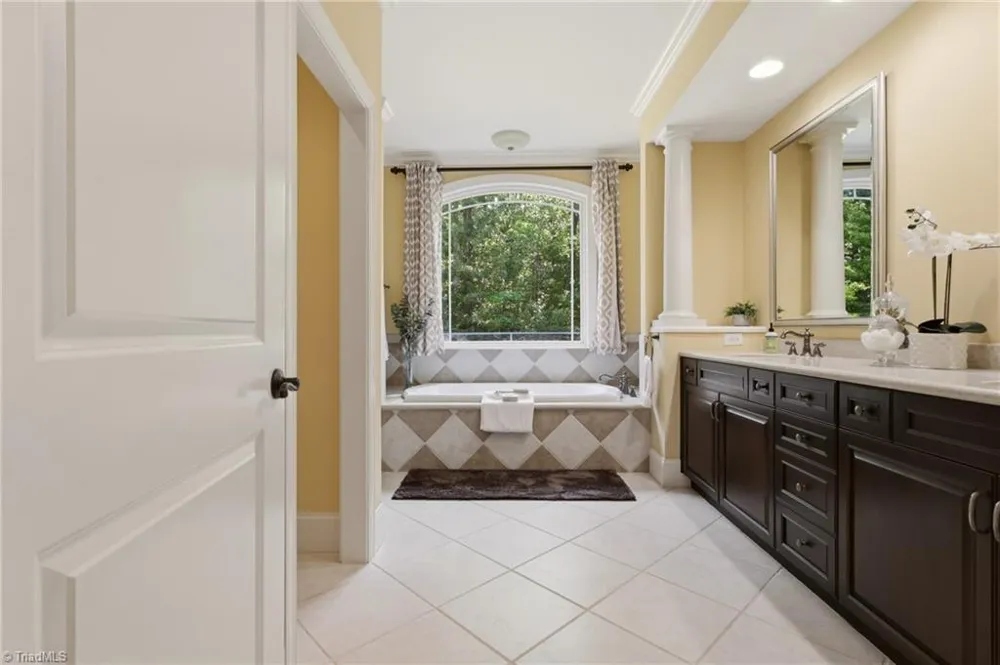 422 Still Meadows Lane Lexington, NC 27292