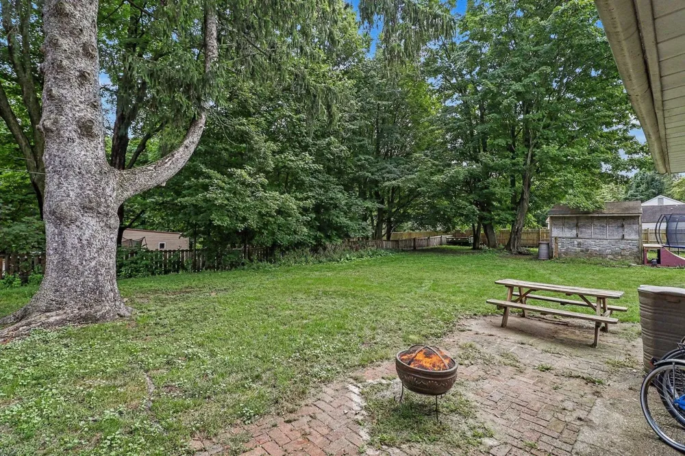7163 Traverse Avenue Benzonia Township, MI 49616
