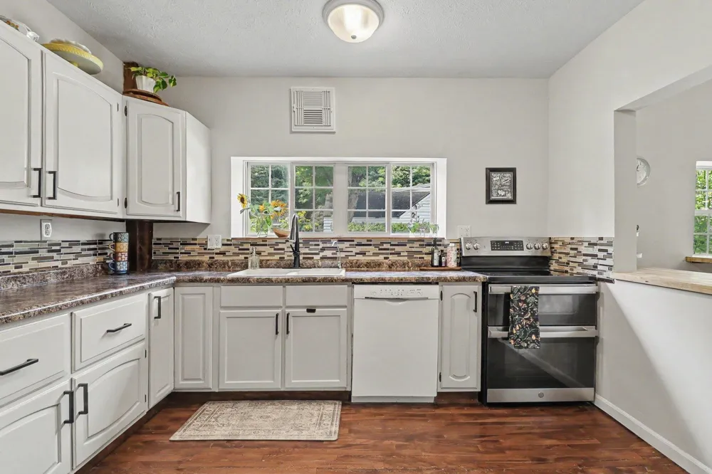 7163 Traverse Avenue Benzonia Township, MI 49616