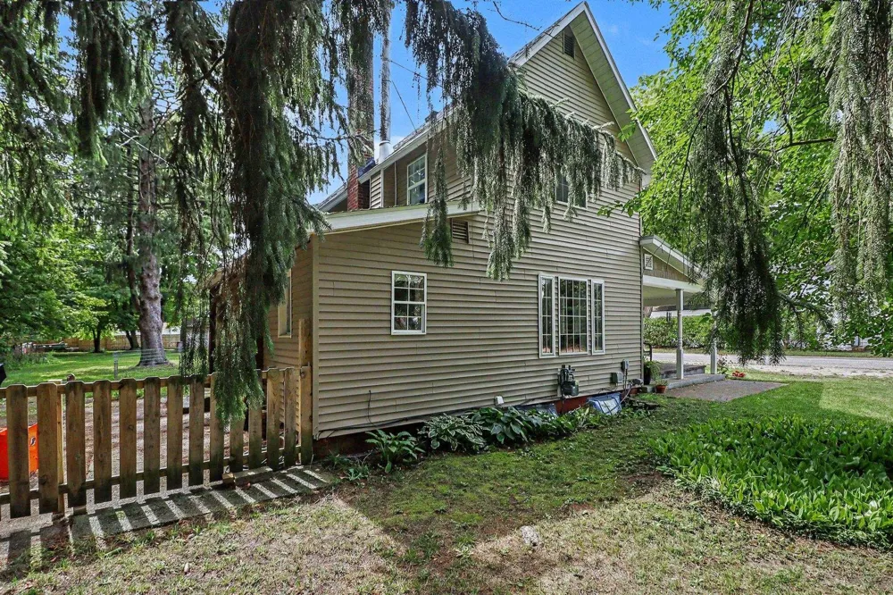7163 Traverse Avenue Benzonia Township, MI 49616