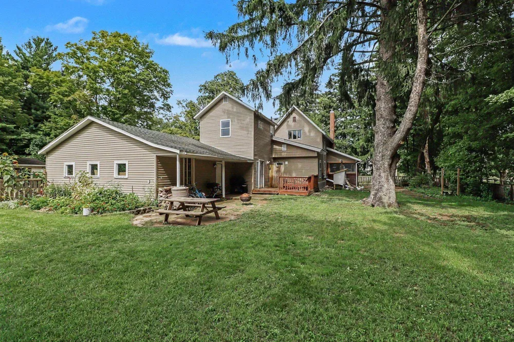 7163 Traverse Avenue Benzonia Township, MI 49616