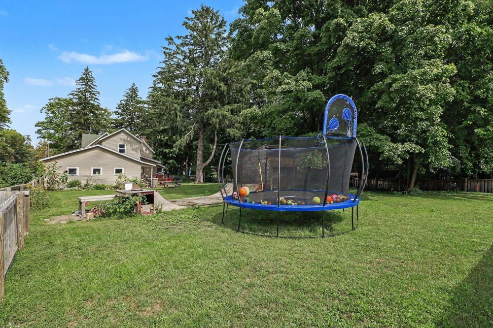 7163 Traverse Avenue Benzonia Township, MI 49616