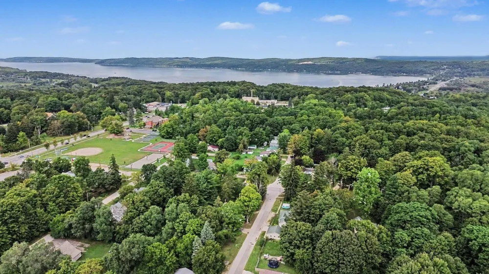 7163 Traverse Avenue Benzonia Township, MI 49616