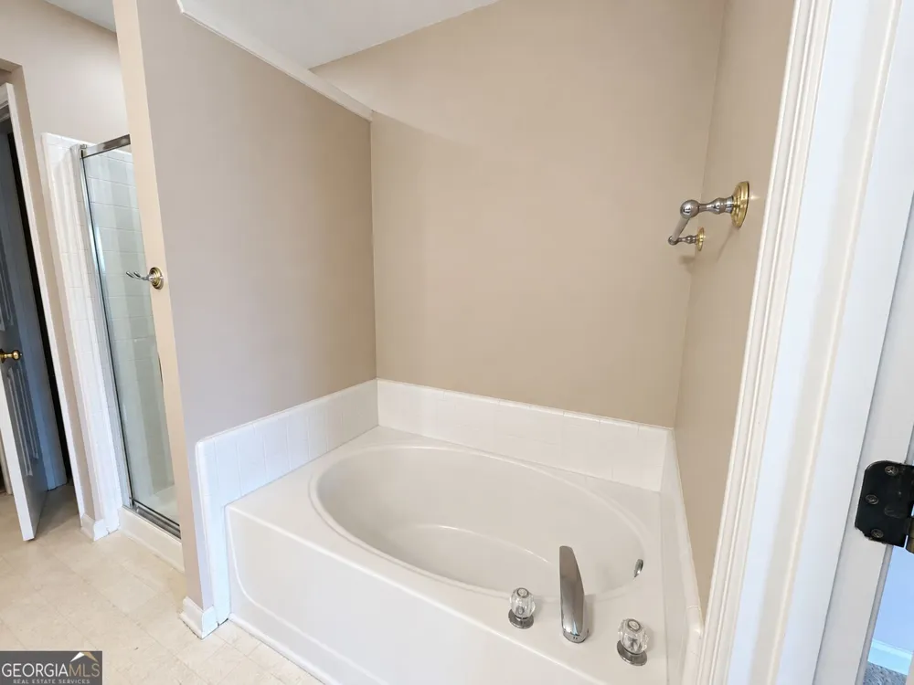 226 Regent SQ Woodstock, GA 30188