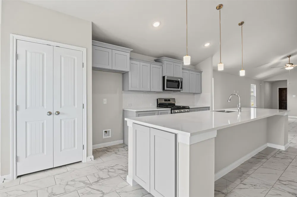 229 Ironshoe Trail Liberty Hill, TX 78642