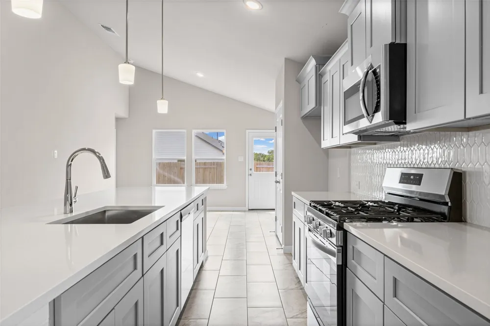 229 Ironshoe Trail Liberty Hill, TX 78642