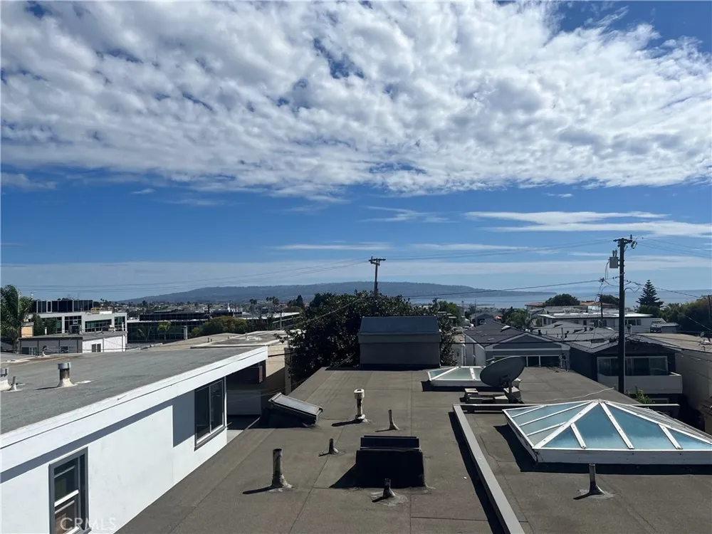 735 Longfellow Avenue Hermosa Beach, CA 90254