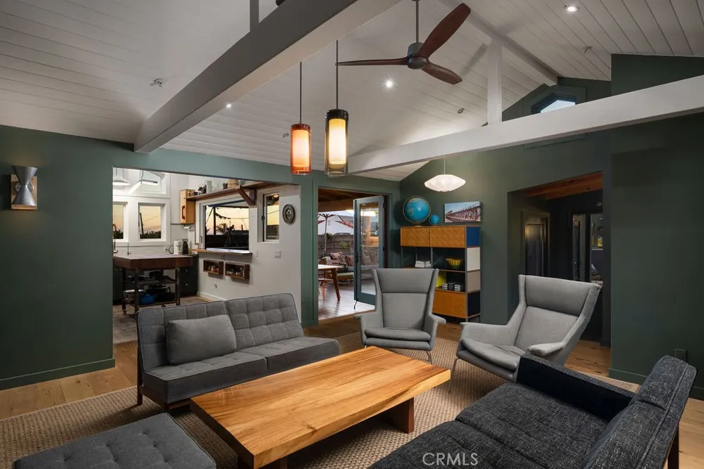 255 Center Laguna Beach, CA 92651