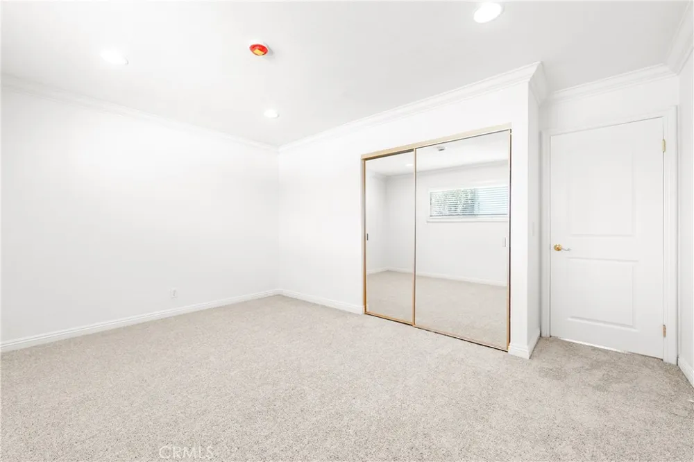 5892 Meadowlark Drive Huntington Beach, CA 92649