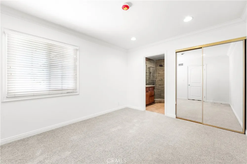 5892 Meadowlark Drive Huntington Beach, CA 92649
