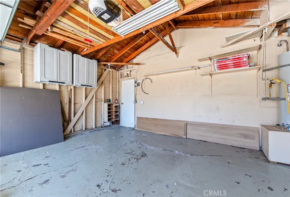 5892 Meadowlark Drive Huntington Beach, CA 92649