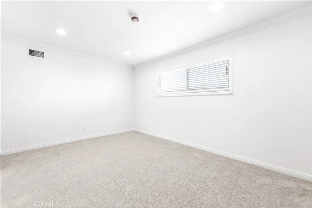 5892 Meadowlark Drive Huntington Beach, CA 92649