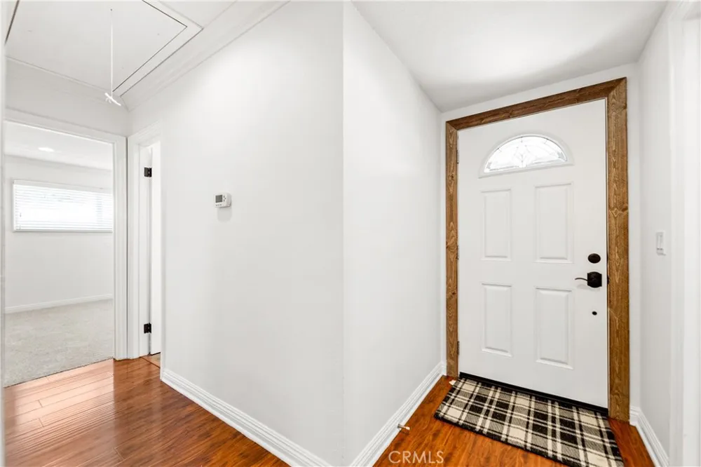5892 Meadowlark Drive Huntington Beach, CA 92649