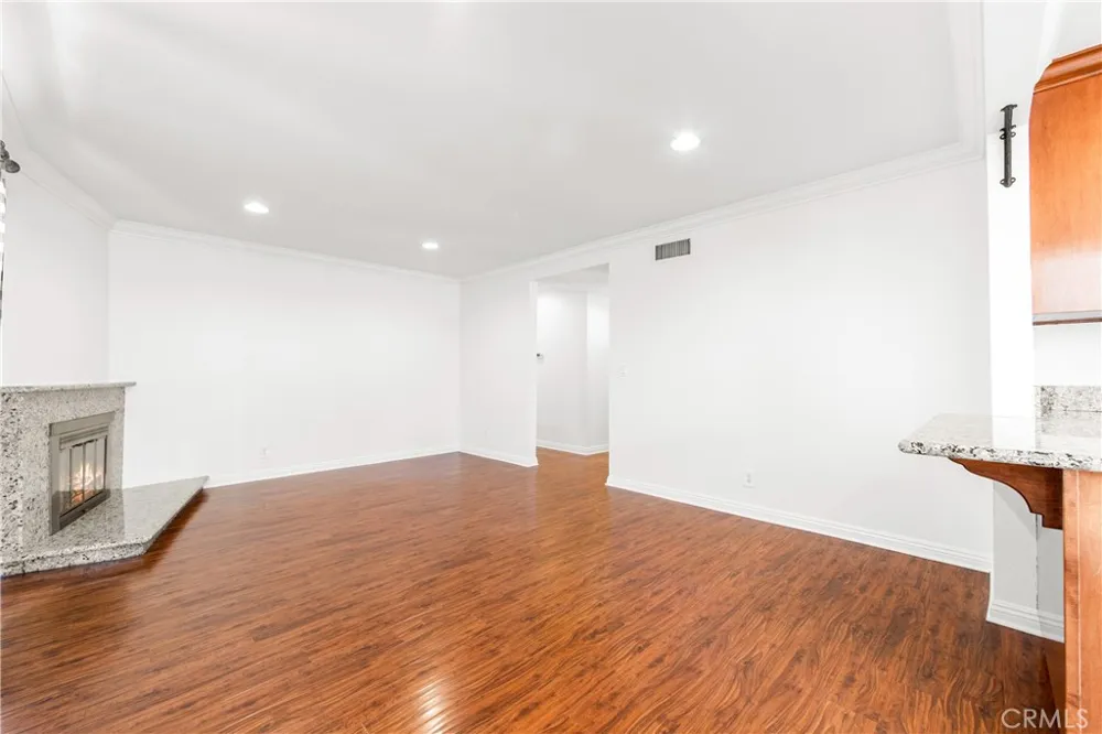 5892 Meadowlark Drive Huntington Beach, CA 92649