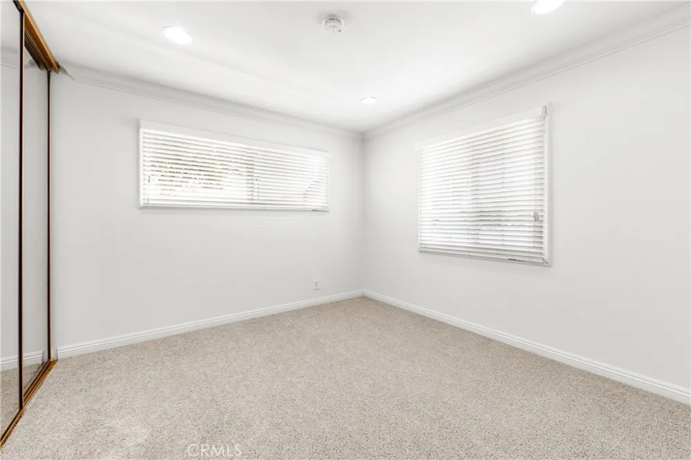 5892 Meadowlark Drive Huntington Beach, CA 92649