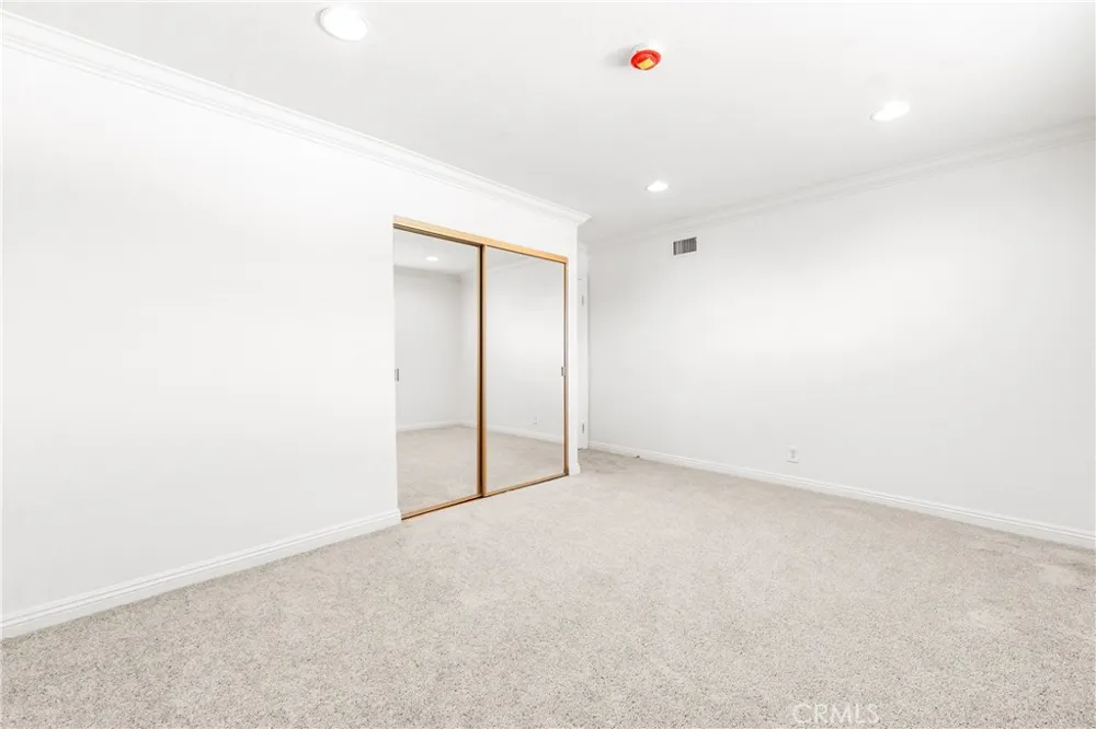 5892 Meadowlark Drive Huntington Beach, CA 92649
