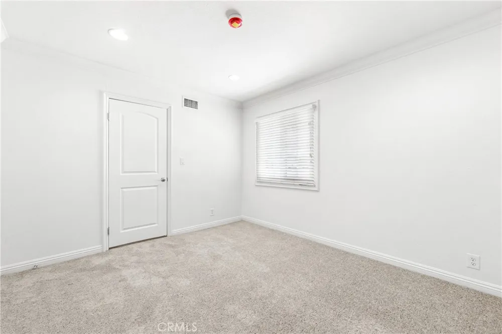 5892 Meadowlark Drive Huntington Beach, CA 92649