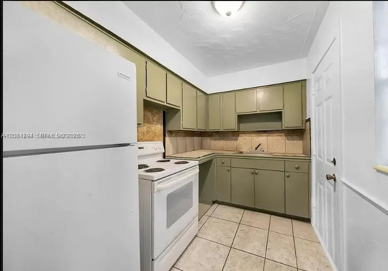 1500 NW 69th Ter #3 Miami, FL 33147