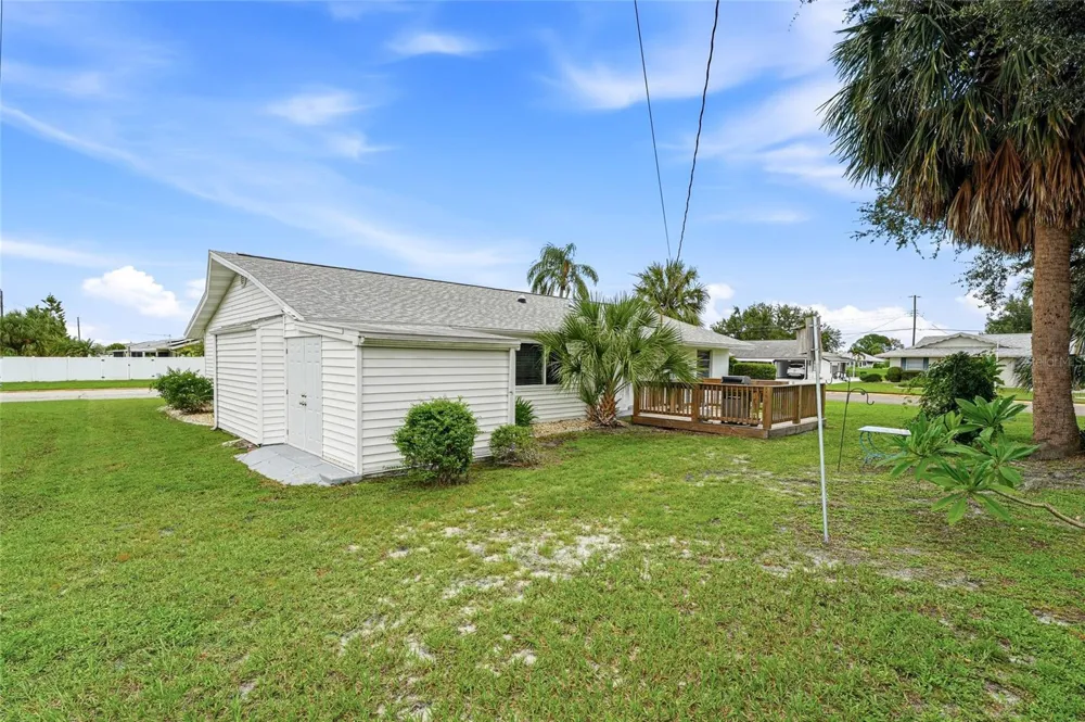 702 THUNDERBIRD AVENUE Sun City Center, FL 33573