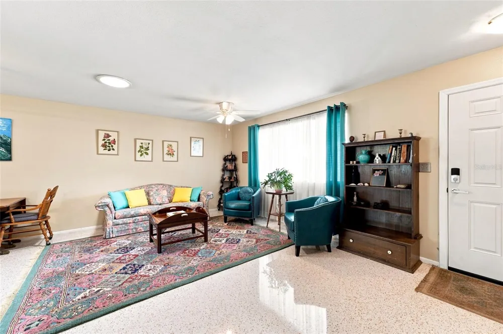702 THUNDERBIRD AVENUE Sun City Center, FL 33573