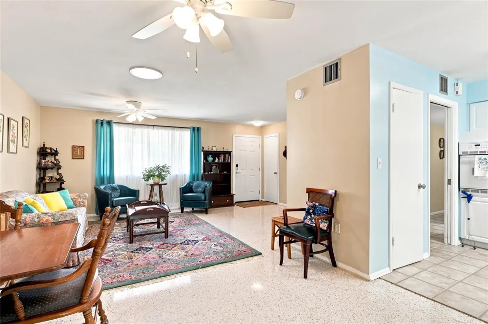702 THUNDERBIRD AVENUE Sun City Center, FL 33573