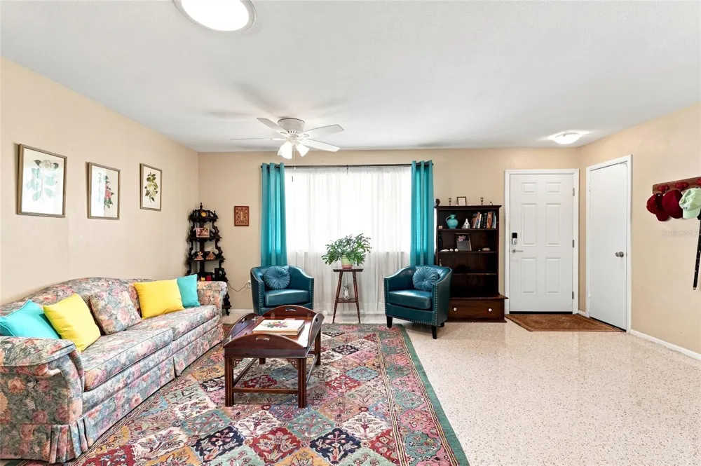 702 THUNDERBIRD AVENUE Sun City Center, FL 33573