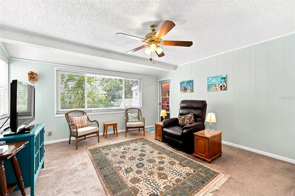 702 THUNDERBIRD AVENUE Sun City Center, FL 33573