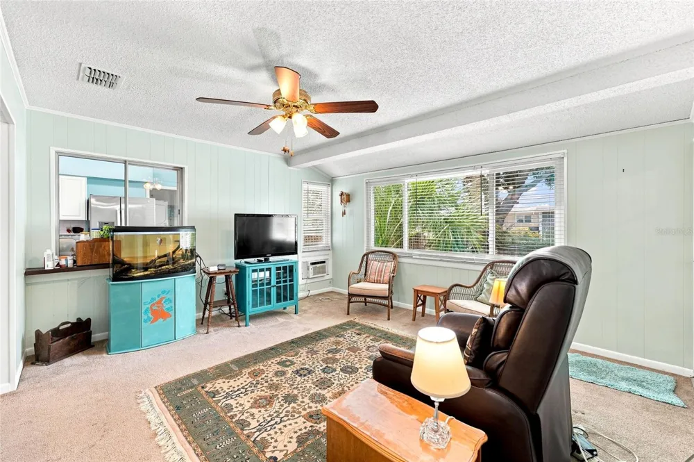 702 THUNDERBIRD AVENUE Sun City Center, FL 33573