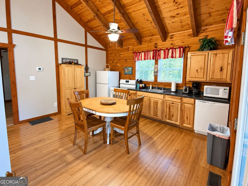 324 Heavenly RDG Sautee Nacoochee, GA 30571