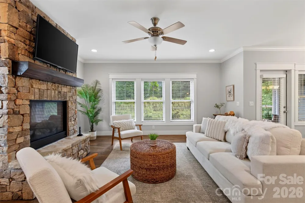 44 Stills Creek Loop Fairview, NC 28730
