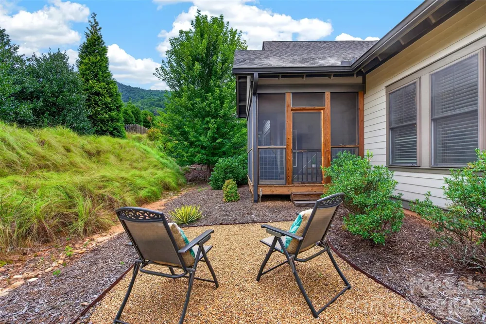 44 Stills Creek Loop Fairview, NC 28730