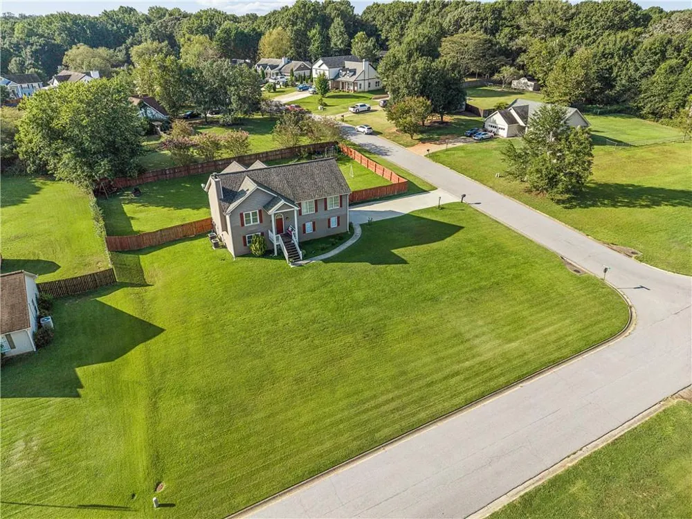 652 Thorn Brook Ridge Bethlehem, GA 30620