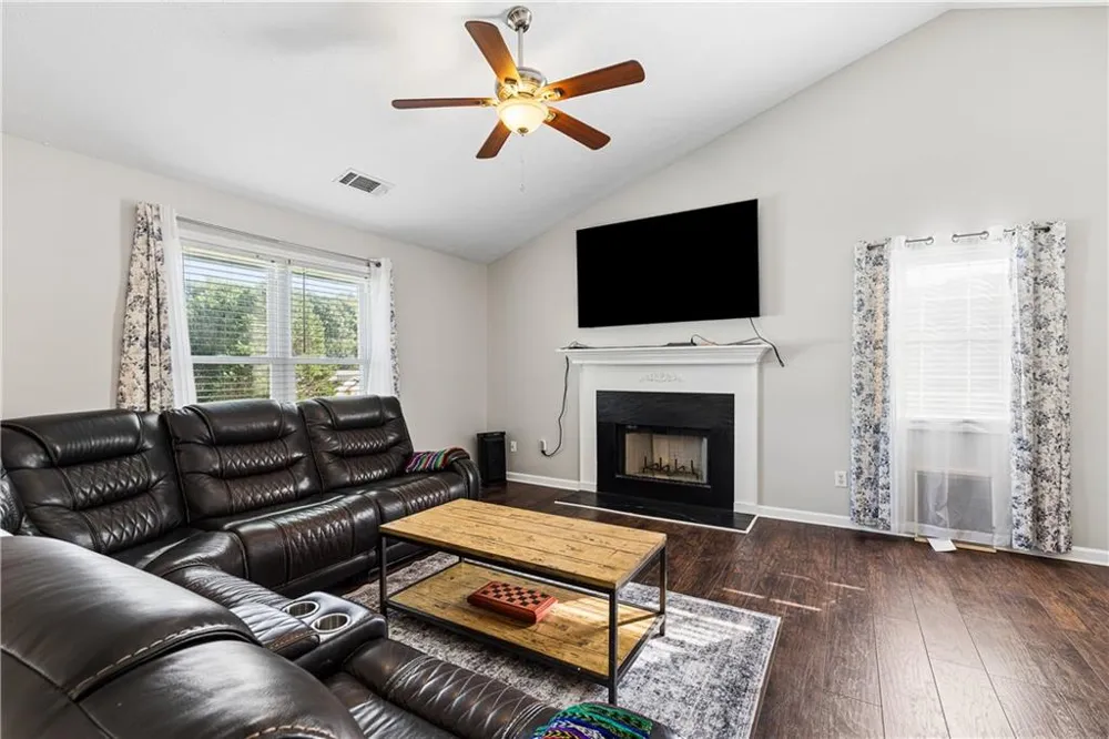 652 Thorn Brook Ridge Bethlehem, GA 30620