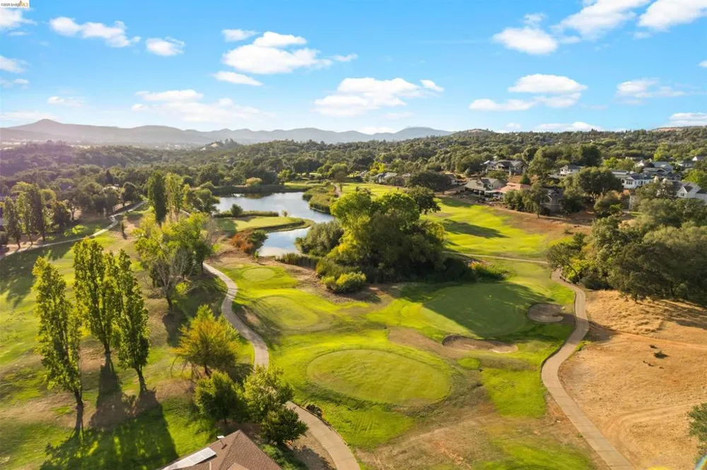 569 Spyglass Cir Angels Camp, CA 95222