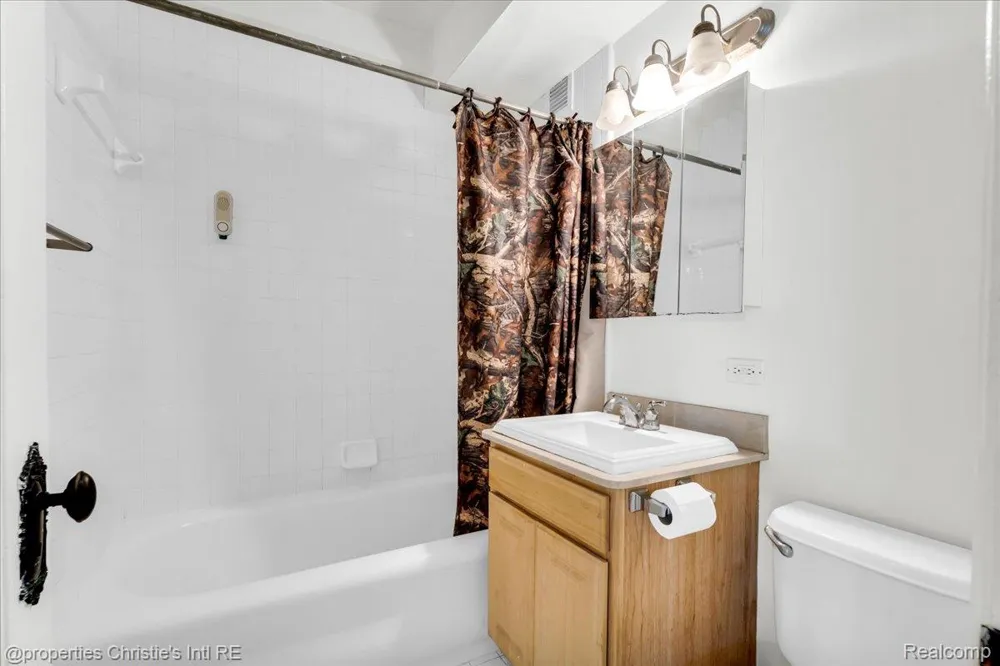 15 E Kirby Street #815 Detroit City, MI 48202