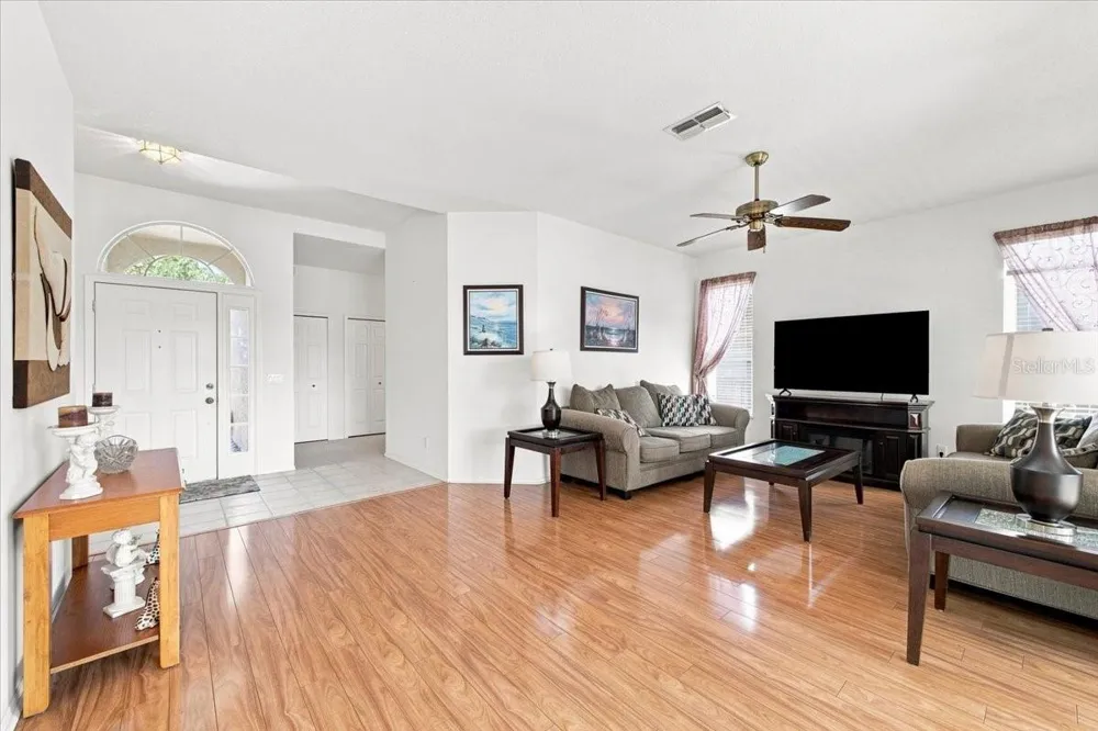 4002 2ND DR NE Bradenton, FL 34208